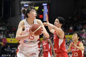 决赛击败日本队！中国女篮时隔12年再夺亚洲杯冠军