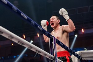 逆转TKO罗曼洛夫获世界拳王挑战权，张兆鑫：我相信我可以