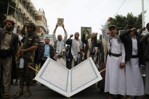 两抗议者在伊拉克驻丹麦大使馆前焚烧《可兰经》