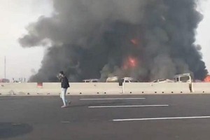 埃及公路多车相撞 导致35死53伤