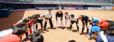 全国青少年垒球投手训练营在绍兴举行