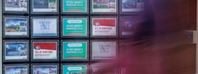 英國經濟連續兩個月萎縮