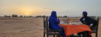 汪明荃摩洛哥曬靚衫 獲阮浩棕貼心照顧 大讚阿姐好可愛