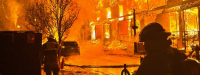 多伦多冲天火焰吞噬街区，6栋房屋瞬间摧毁！华人被”爆炸声”惊醒