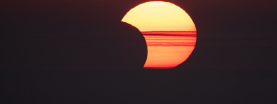 安省下周末将出现罕见的日出日偏食，错过要等一年半