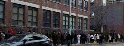 多伦多街头排长龙!寒风中苦等3小时!58万人震惊:这个城市没救了!