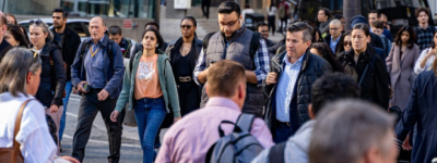 降低工作小时数：加拿出台新的EI措施支持受贸易战影响的工人