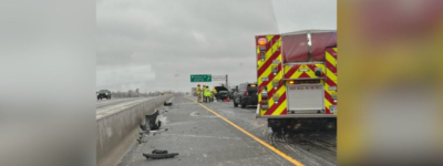 路面结冰导致401高速公路发生12起碰撞事故，一人死亡