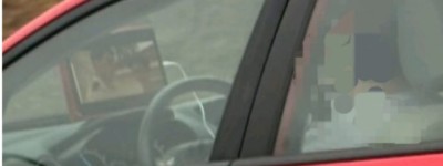 离谱！38岁司机高速上用iPad看剧！飙130km被警察当场拦下