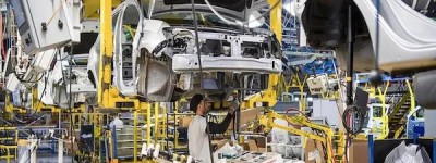 关税威逼下，7家汽车工厂停产，7800名工人待岗！