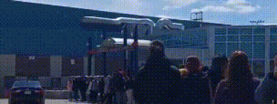 夸张!加拿大连锁超市惊现”百米长龙”!大批人苦等!全网直呼”扎心”!