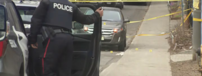 市中心宁静社区深夜枪击：两名死者系“被诱骗”至案发地