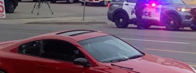 监控揭露：原本和蔼询问的警员，为何突然对青少年连连开枪？