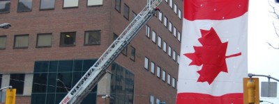 卡尼面临挑战：加拿大人爱国、爱家乡唯独不信任政府