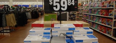 沃尔玛加拿大宣布已下调数百种商品价格：专家提醒消费者