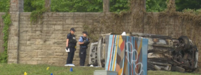 汉密尔顿汽车凌晨3点撞上了一堵石墙，两人当场死亡