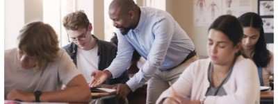 太香了！中学教师被加拿大移民局点名邀请