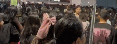 BLACKPINK在多伦多吃Timbits, 喝”打啵打啵”! 比跳舞还可爱!