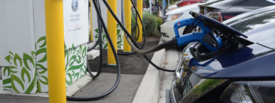 它会摧毁汽车业！安省48市长联名呼吁卡尼撤回电动车强制销售法