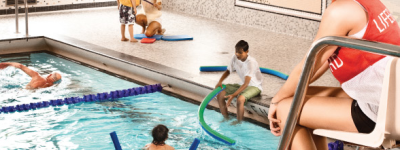 设备老旧令温度飙至45度，救生员罢工，多伦多关闭两处室内泳池