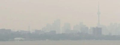 长周末期间野火烟雾持续笼罩，多伦多入列全球空气最差的城市