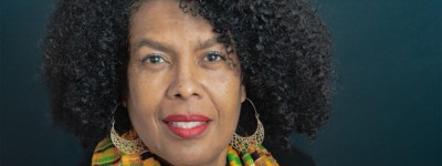 黑人女性乘客称遭加航华裔员工歧视案开庭审理，索赔4万元