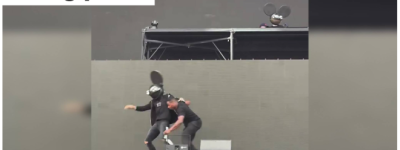 多伦多VELD音乐节炸了: 网红冲上舞台遭扒裤, 当众裸奔