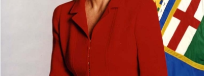 荣耀财富集一身！加拿大最大零售家族女主人去世 曾任省督