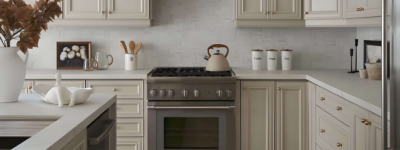 儿子说他只想做“真正的加拿大人”，厨房突然安静