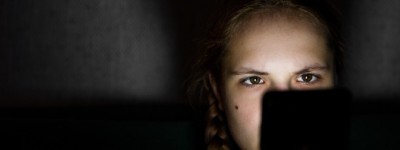 性剥削、写血书！14岁加国少女陷网络暴力组织魔爪，母亲泣血控诉