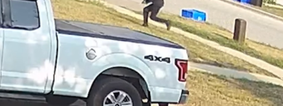 警方公布视频：万锦住宅车道上受害者遭嫌疑人悄悄靠近开枪