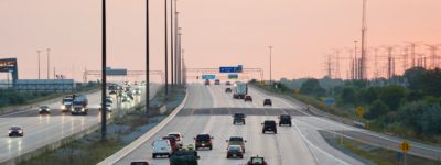 太离谱! 没上407却收到账单! 客服: 你的车在拖车上! 得交钱!