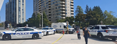 突发！密西沙加地标公寓楼M2有人跳楼：摔成碎片网友吓傻