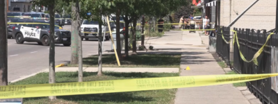 多伦多高中外发生枪战波及路人：一名17岁少年被控