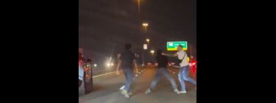 炸裂! 多伦多401高速马路中央4男打群架! 网友: 开车50年未曾见!