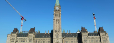 国会周一复会：卡尼首份预算即将登场，暗示出现更大赤字