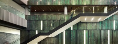 多伦多大学恢复行政人员一周五天到岗工作，引发工会与员工忧虑