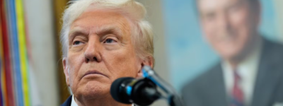 加拿大汽车行业再受冲击：特朗普称中重型卡车关税11月1日生效