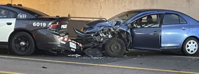 北约克醉驾司机将一辆多伦多警车撞烂，警员受伤送医！