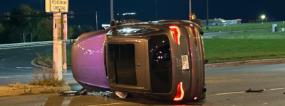 离奇车祸：士嘉堡两车相撞后人全部逃离两车被遗弃在事故现场