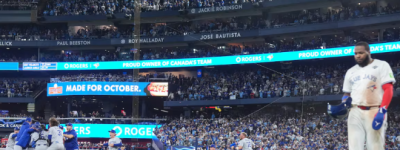 离成功一步之遥：蓝鸟球迷震惊道奇赢得世界大赛第七场