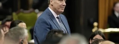 生死关头，卡尼运气炸裂！一保守党议员宣布退党，转投自由党！