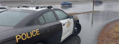 网约车失控撞卡车：两名乘客来自Bradford30岁男子当场死亡