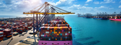 美国急得跳脚: 我们把中国关在门外, 加拿大却在开后门!