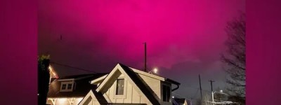 夜空惊现紫色薄雾，引发民众诸多疑问！