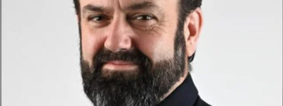 安省记者报道25年前强奸悬案后转行当警察，并成功破了此案