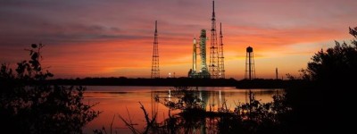 马斯克卖掉7座豪宅，住进50000美元小屋，钉子户邻居却很不高兴