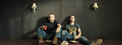 喜欢她还喜欢他，这部小成本电影玩的挺大