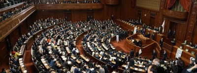 日本自民党新总裁选战在即 有权投票党员数锐减