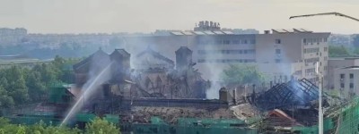河南大学大礼堂火灾相关责任人被控制，设施公司及校方称：事发时无施工人员在场
